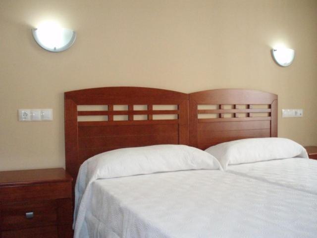 Hostal El Altozano Montánchez Екстериор снимка