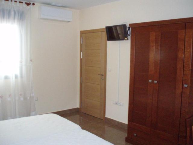 Hostal El Altozano Montánchez Екстериор снимка